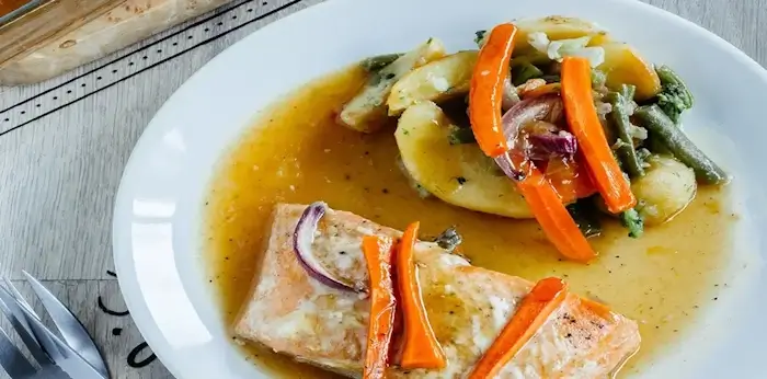 Zera Marez - Salmón al horno con salsa agridulce